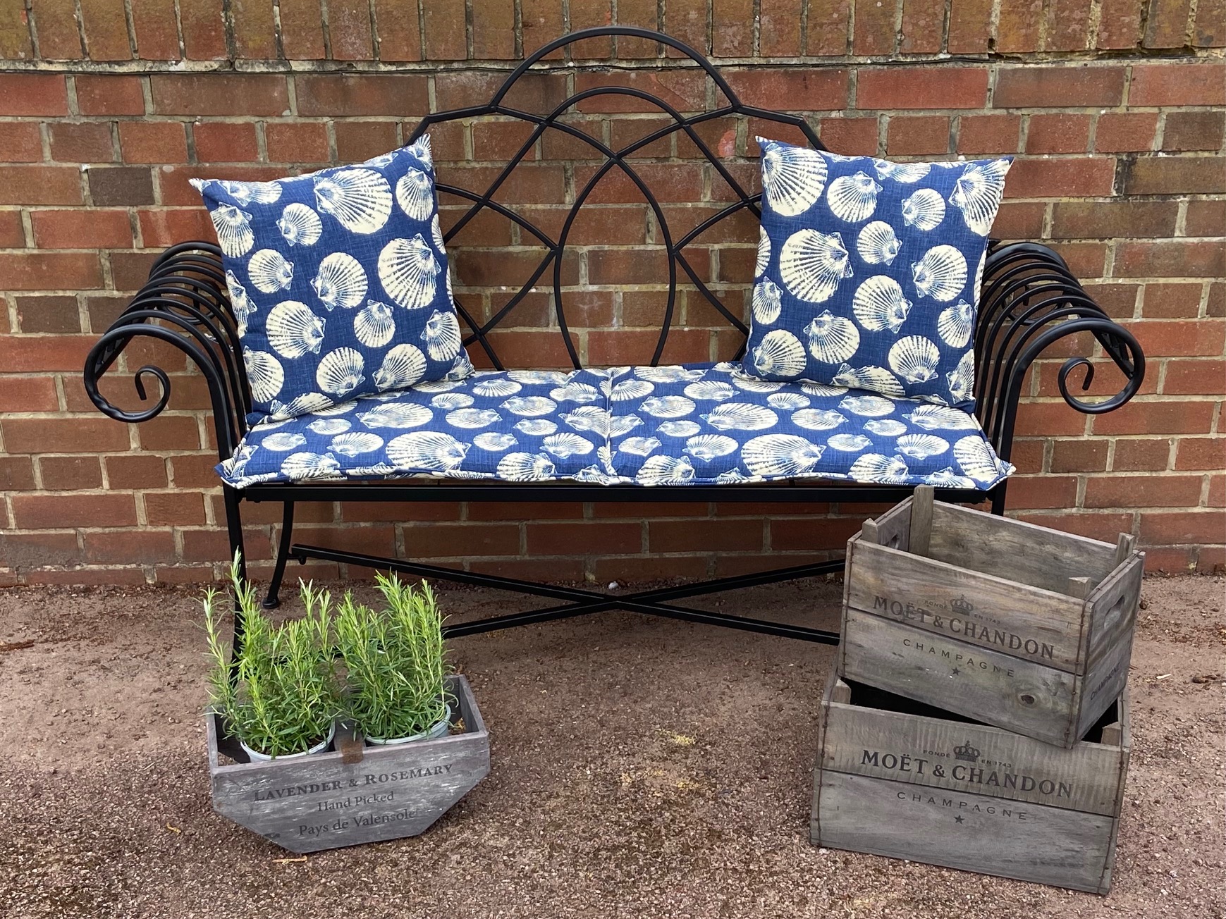 Tove Metal Garden Bench with Hamptons Bench Pad & Cushions