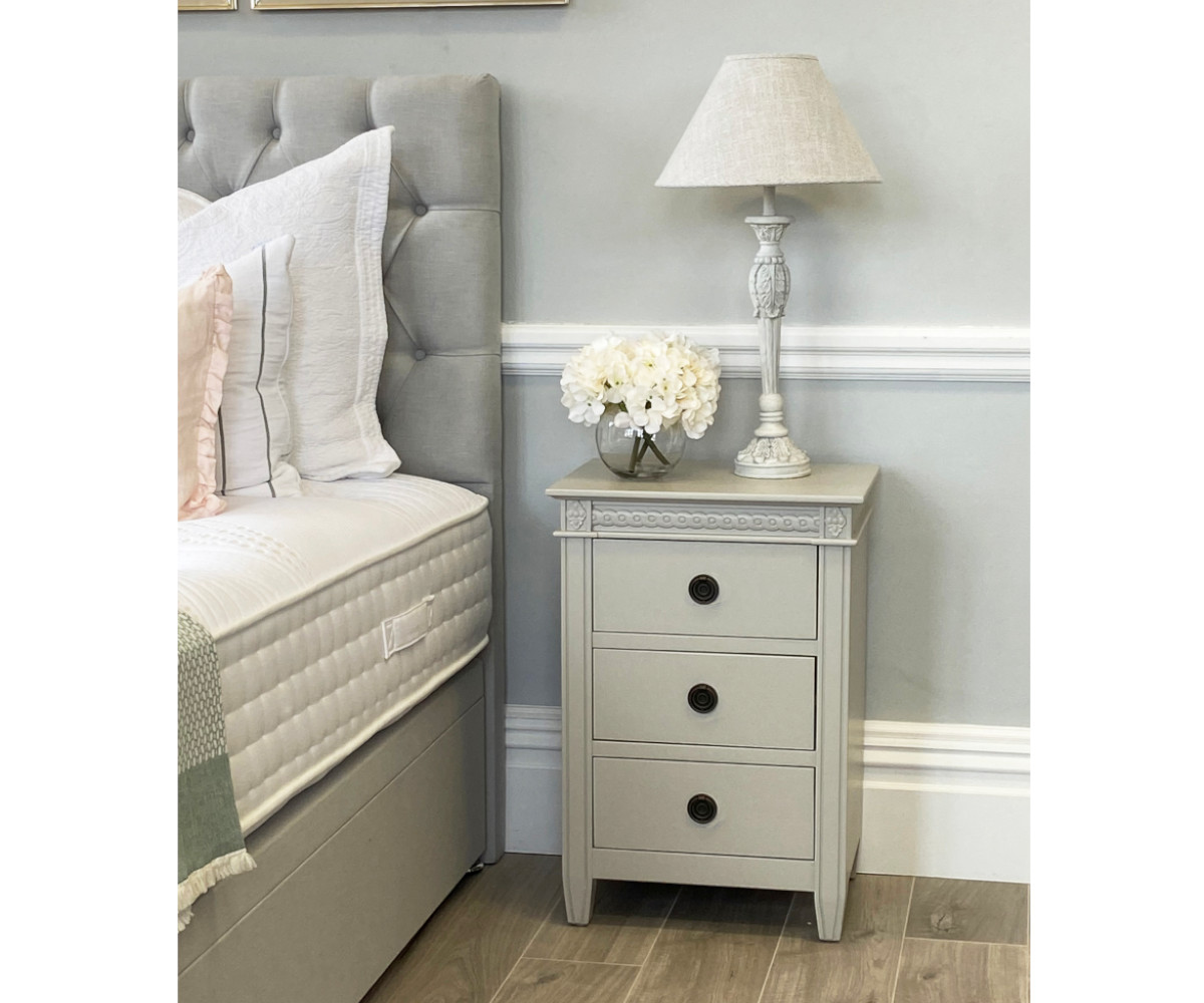 Gustavian Bedside Chest in Chalk Grey