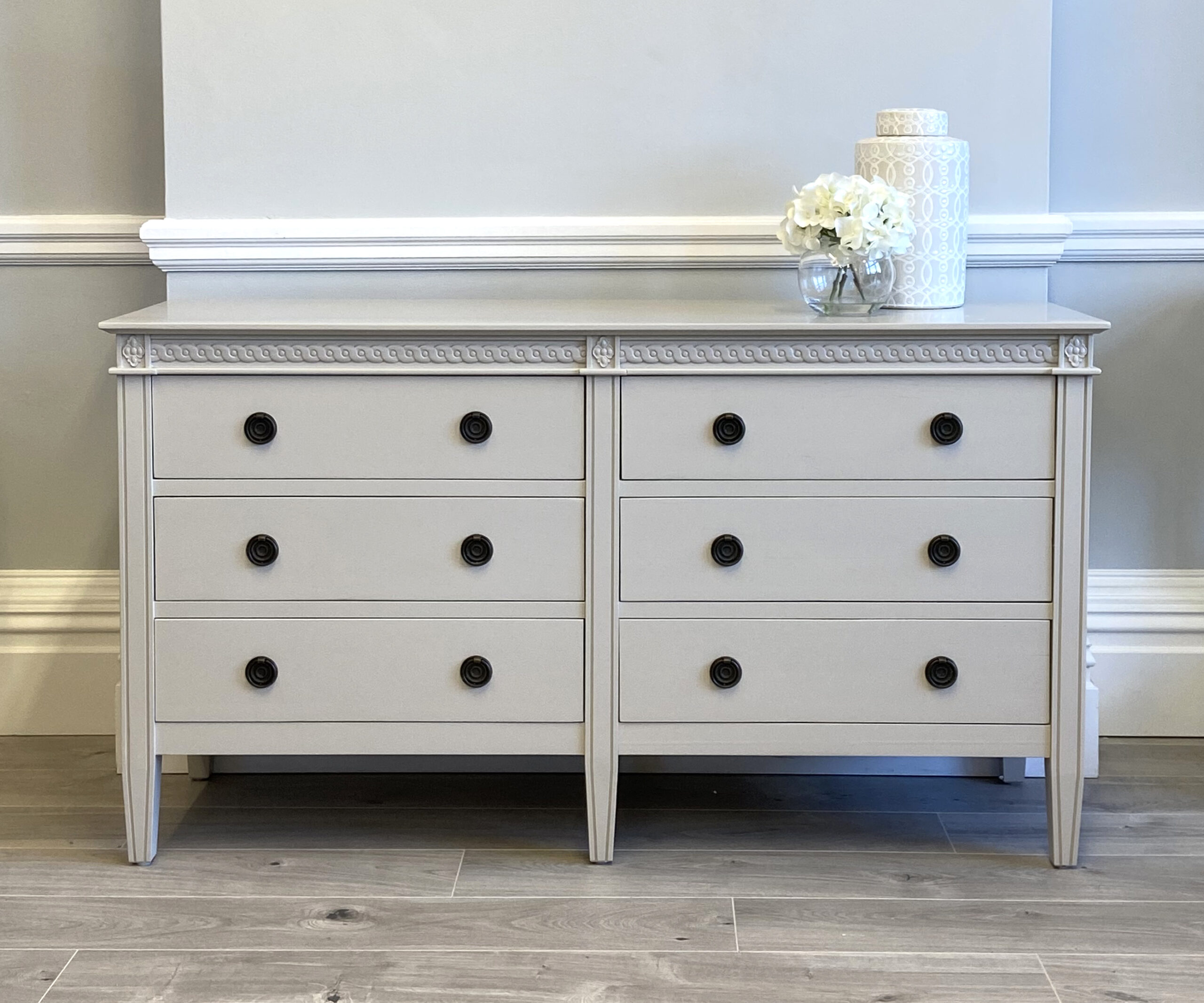 Gustavian 6 Drawer Sideboard in Chalk Grey