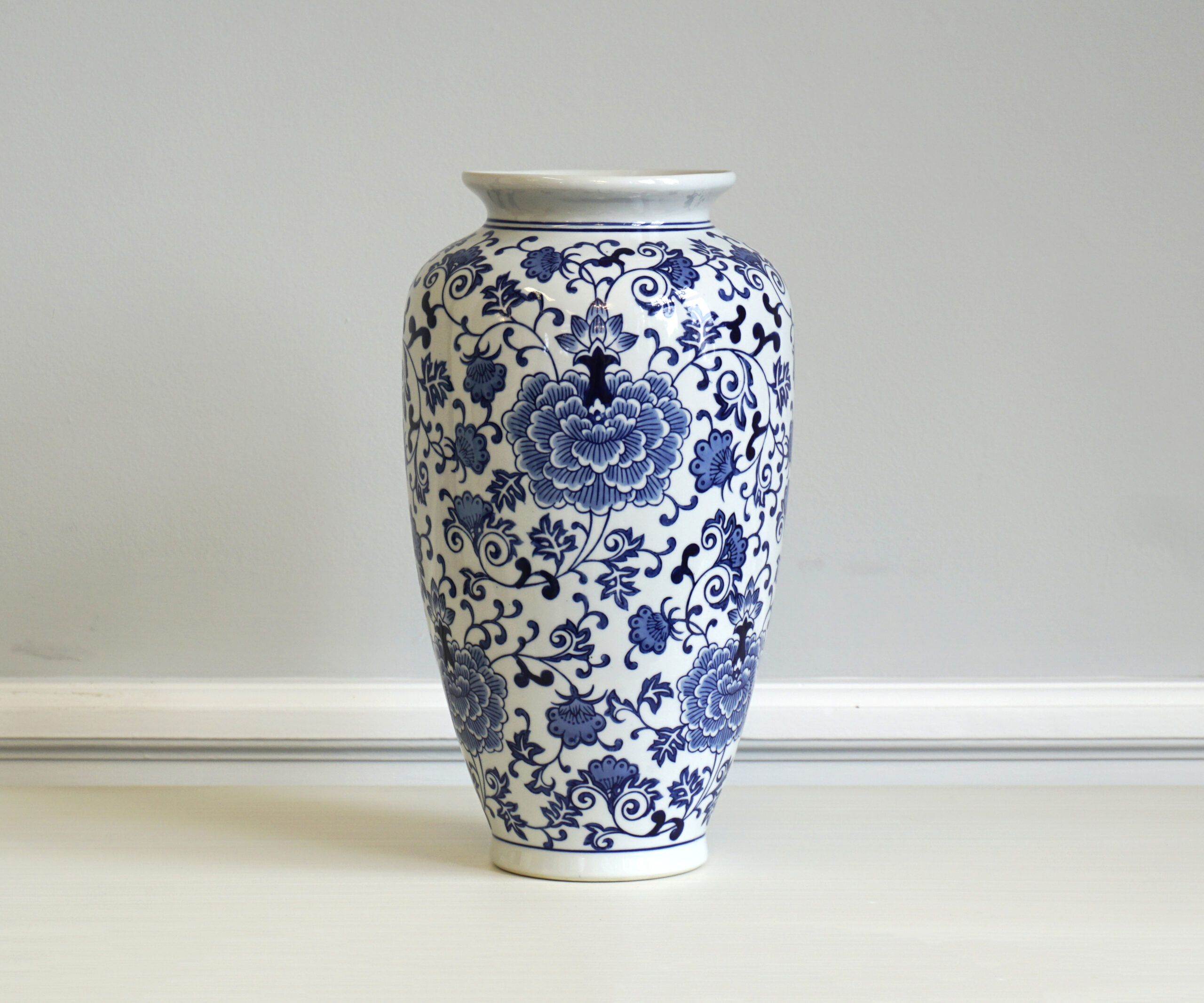 14" Mandarin Vase