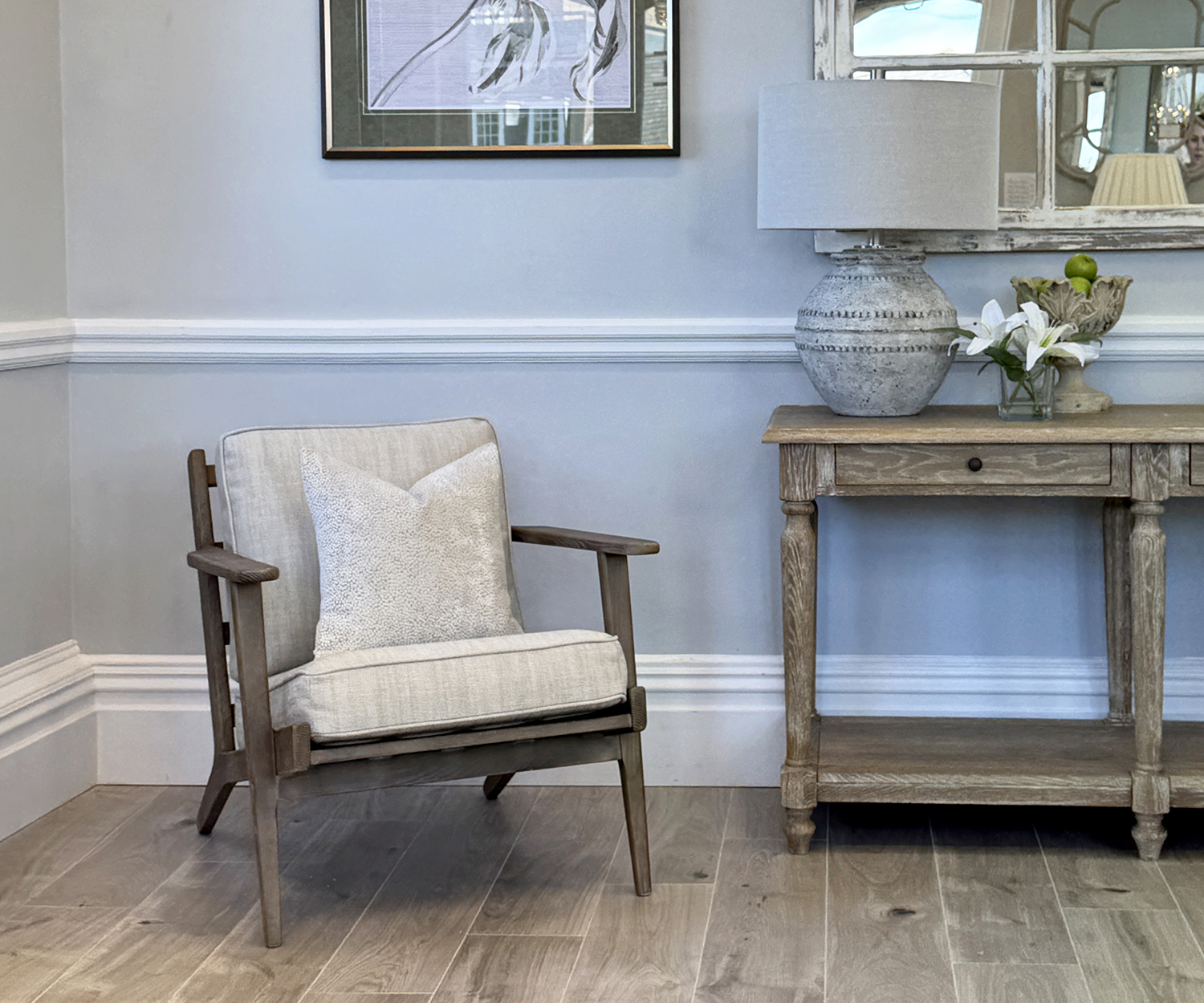 Henrick Armchair in Linen