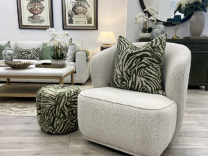 Clara Swivel Chair in Cloud