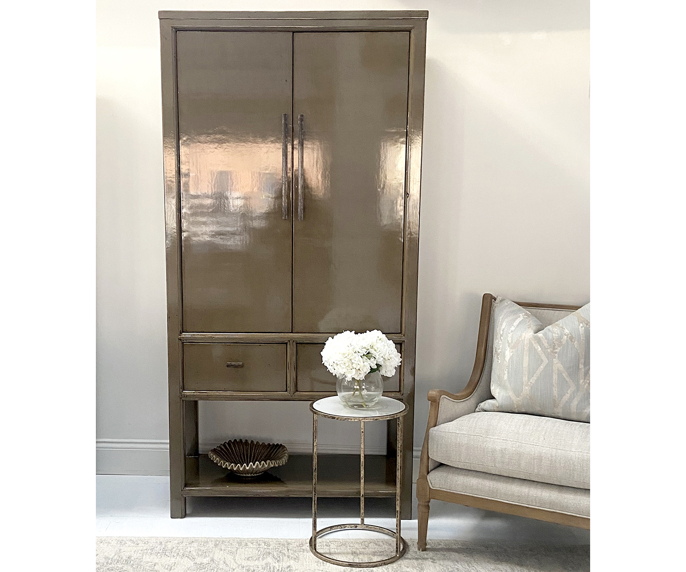 EX-DISPLAY - Oriental Style Mei 2 Door Cabinet in Sample Ochre Finish