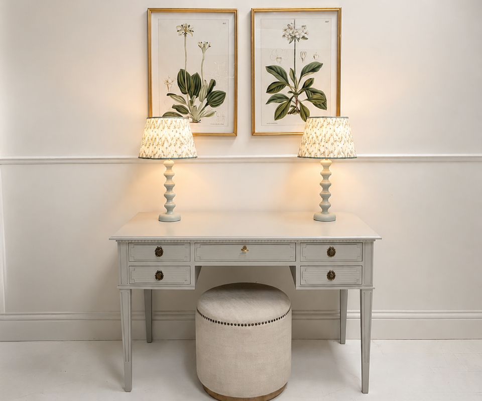 Gustavian Oak Desk in Chalk Grey