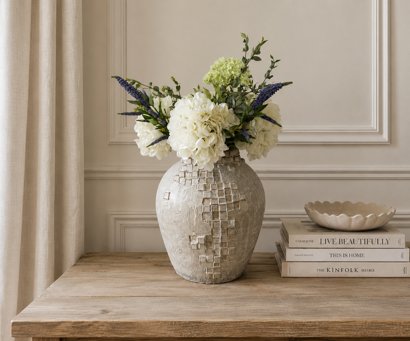The Countryhouse Hydrangea Arrangement